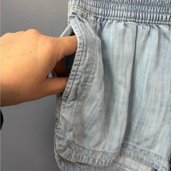 TNA Light Blue Athletic Shorts Denim look 100% Lyocell ladies size Small Aritzia - Picture 5 of 9